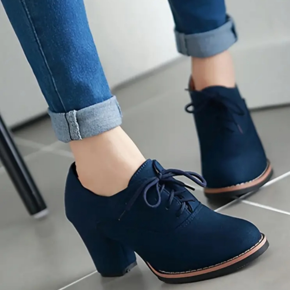 Women's Navy Lace-Up Heeled Shoes size 5